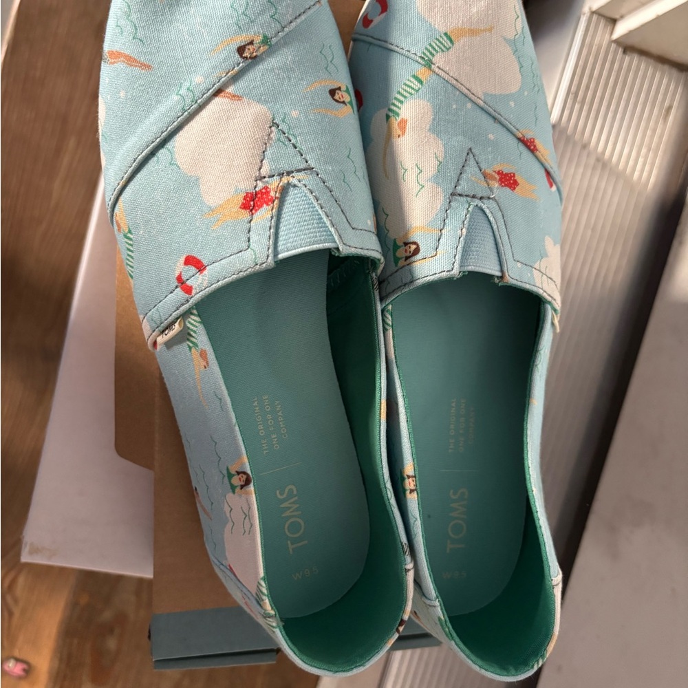 Toms Blue Flats Versatile Slip-On Loafers (Never Used)